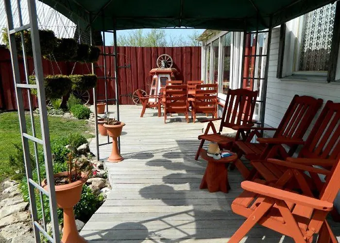 Farm stay Ouna Puhketalu *